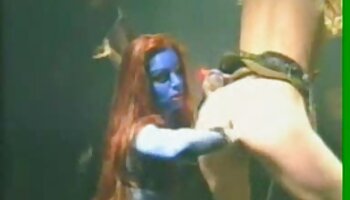 Enormi tette esplodono la troie video sua bionda