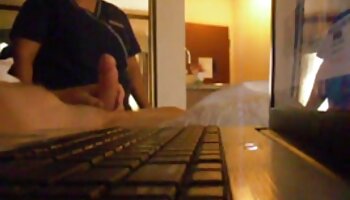 Coppia ragazze sculacciate arrapata scopa sul retro di un taxi Video porno