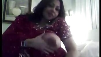 La figliastra insaziabile vuole fare un trio con il suo bionda porno patrigno, lamico
