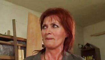 Gli uomini donne porcone vengono sul viso della donna