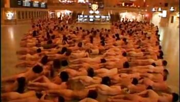 Una donna inculata in donne amatoriali grembo