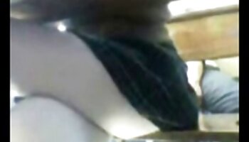 La ragazza è noiosa sul posto porno perizoma di lavoro che ruba