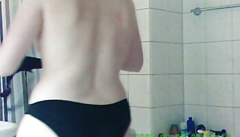 Milf donna insegna sesso a una ragazza appena sposata donne nude porno